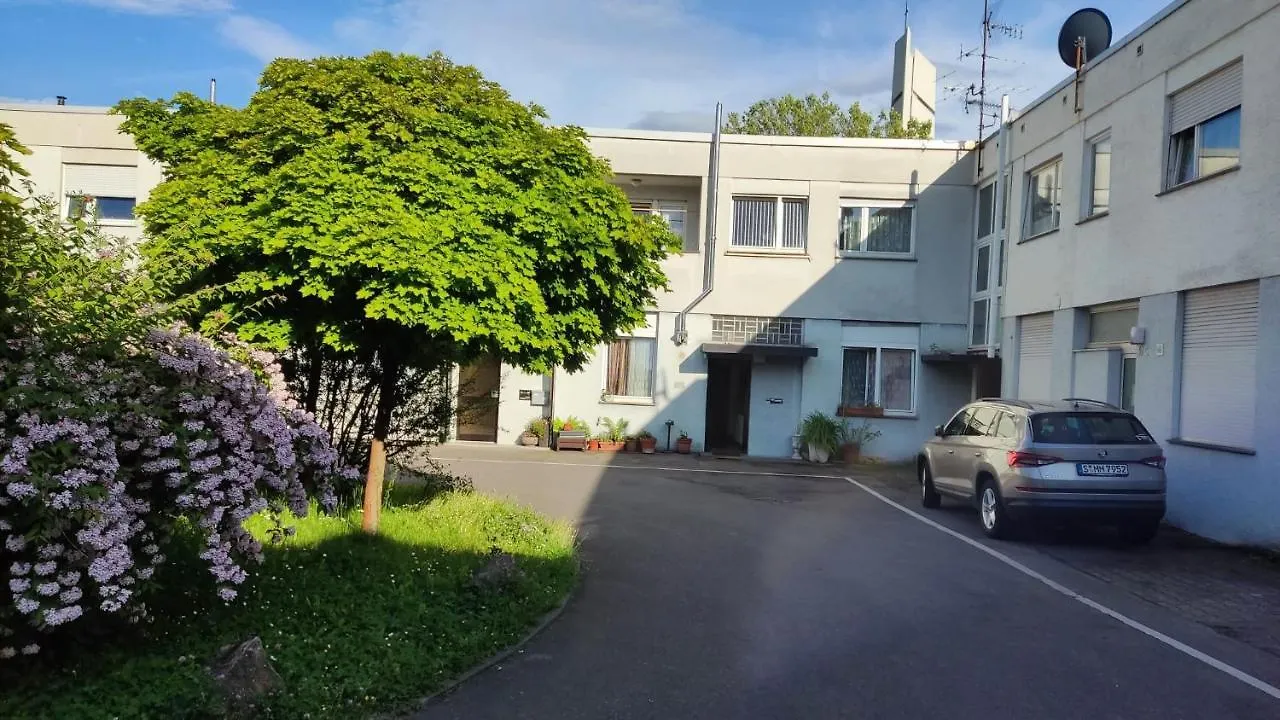 Wohnung Fuer Grosse Gruppe Bis 10 Person Stuttgart Apartment